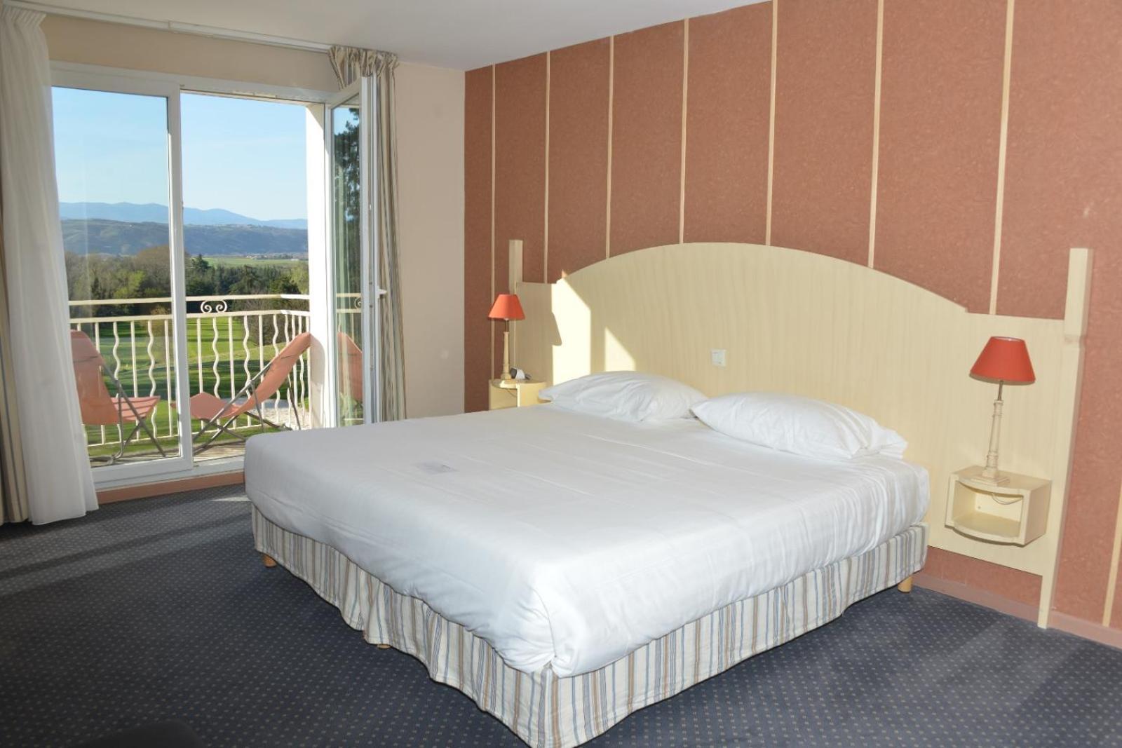Western Golf D'albon Hotel