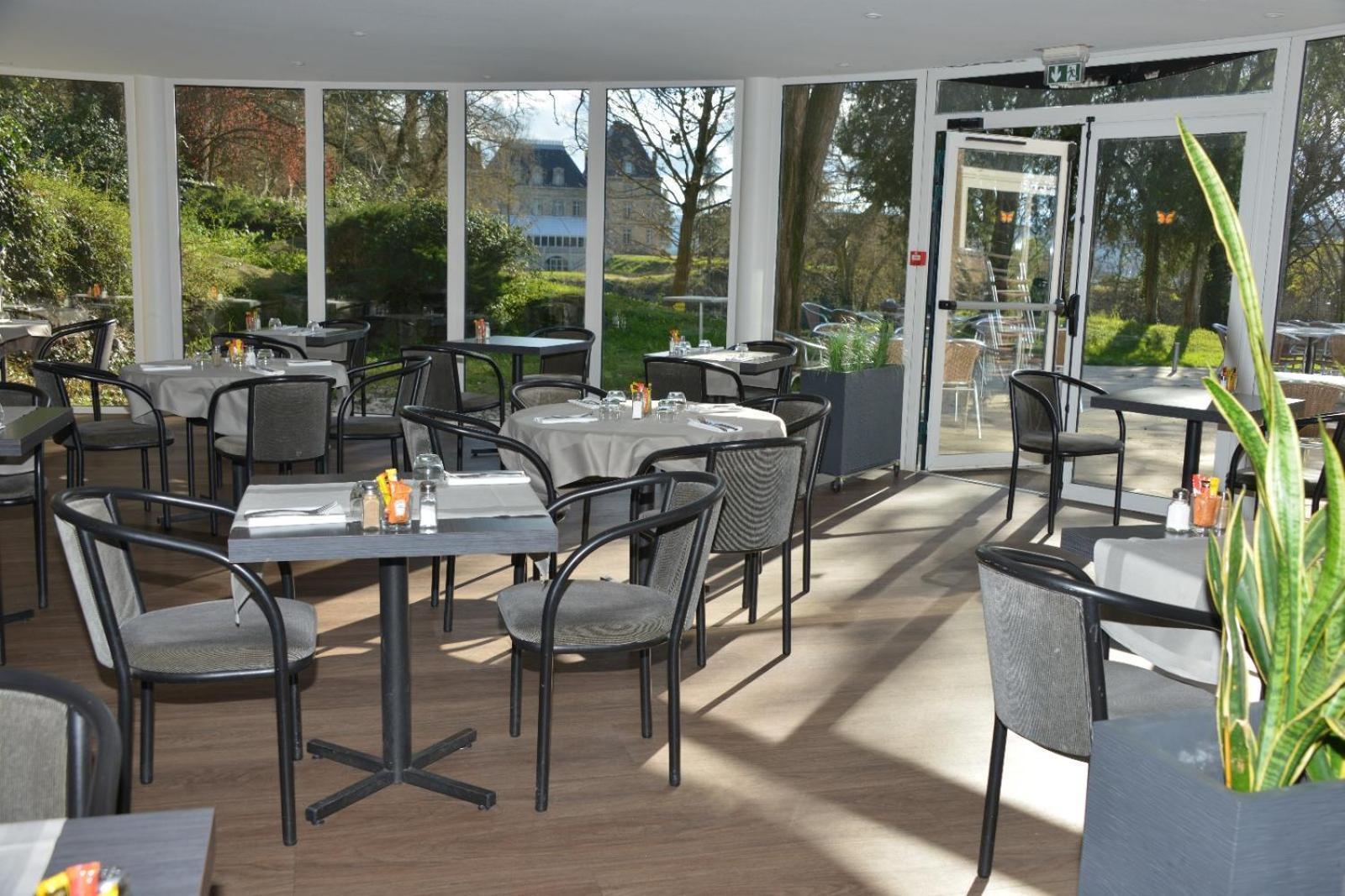 Western Golf D'albon Hotel Albon