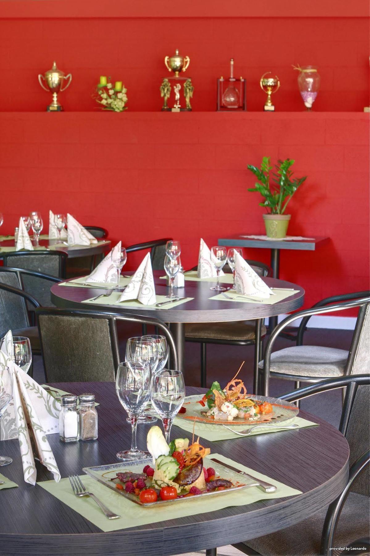 Western Golf D'albon Hotel 3*